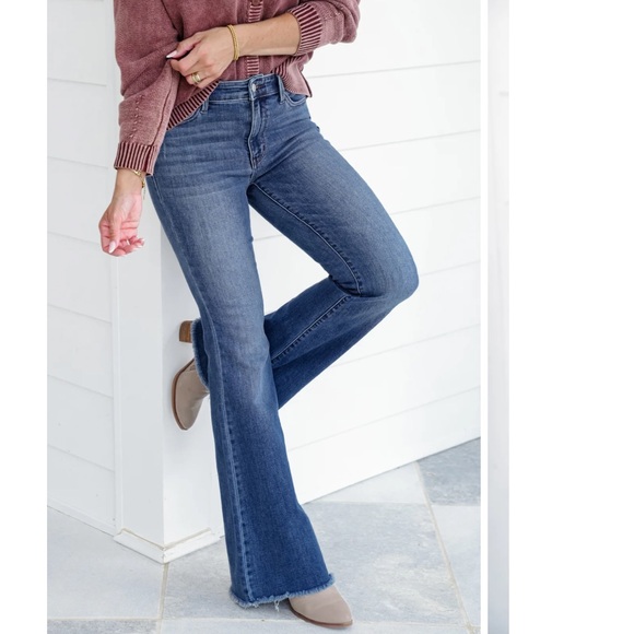 JUDY BLUE Medium Wash Frayed Hem Flare Jeans - Picture 1 of 13